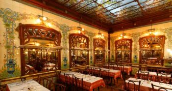 Mumbli: Noise-Monitoring in Café und Restaurant (Foto: Adobe Stock - kovalenkovpetr)