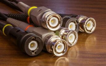 Binder Serie 423: Robuster Steckverbinder goes 5G & IoT ( Foto: Shutterstock - Arthur Palmer )