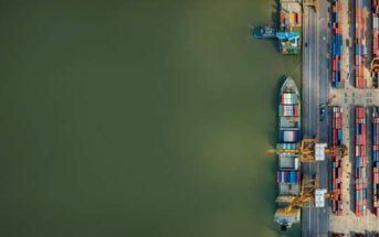 Arbeitsgruppe für Supply Chain Services: Forschung zu künstlicher Intelligenz in der Intralogistik (Foto: stock.adobe/Travel mania)