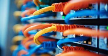 "Cat 5": UTP Ethernet LAN Kabel: Eigenschaften, Merkmale, Aufbau (Foto: AdobeStock - Fabio 644924964)