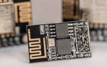 NodeMCU: Pinout, Projekte, Programmierung und Erklär-Videos und alles, was Du wissen musst! (Foto: AdobeStock - Jack Soldano 328403394)