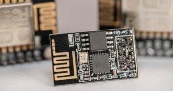 NodeMCU: Pinout, Projekte, Programmierung und Erklär-Videos und alles, was Du wissen musst! (Foto: AdobeStock - Jack Soldano 328403394)