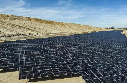 RWE nimmt neuen Solarpark mit Batteriespeicher in Betrieb (Foto: RWE.)