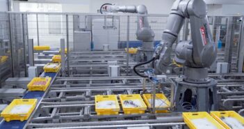Stäubli Roboter: In Lebensmittelproduktion, Elektromobilität und Mikromontage (Foto: Stäubli Tec-Systems GmbH Robotics)