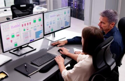 IoT: Anwendungen, Bedeutung und welche Vorteile damit verbunden sind (Foto: AdobeStock - 683947603 Andrey Popov)