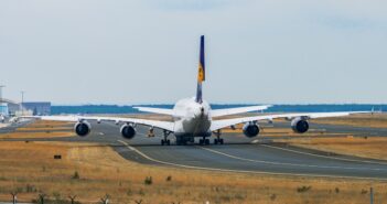 Deutsche Airlines sind national und international aktiv. (Foto: AdobeStock_286259359 Andrei Armiagov)