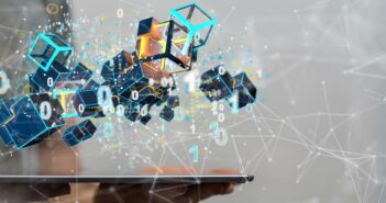 Experten analysieren Entwicklungen in der Medienbranche (Foto: AdobeStock - 464843259 vegefox.com)