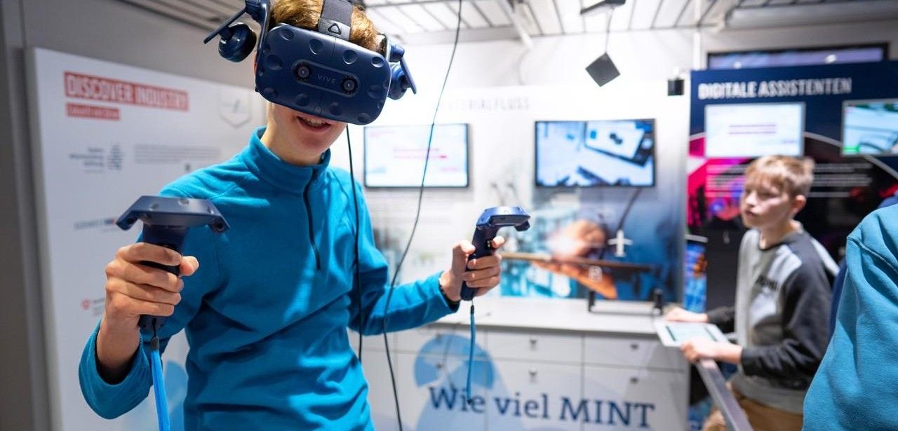 Praktische Einblicke in MINT-Berufe: Entdecke die Industrie (Foto: DISCOVER INDUSTRY des Programms COACHING4FUTURE)