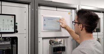 Zeitsparende Inbetriebnahme und minimierte Betriebsunterbrechungen mit Lite Panel Pro Lite Panel Pro: Optimierung von Inbetriebnahme und (Foto: ABB.)