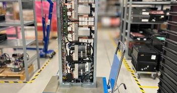 Flexible 2- und 4-Quadranten-Leistungselektronik optimiert Energieverteilung, Rückspeisung und (Foto: KNESTEL Technologie & Elektronik GmbH)