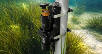 Kompakter MX2502 Unterwasserdatenlogger misst präzise PAR, Temperatur und (Foto: BMC Solutions GmbH)